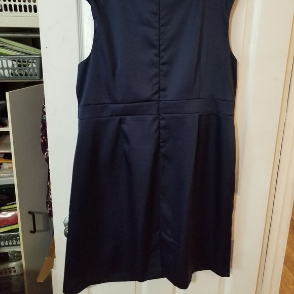 Size 22 shift dress with embellishment - Picture 2 of 3